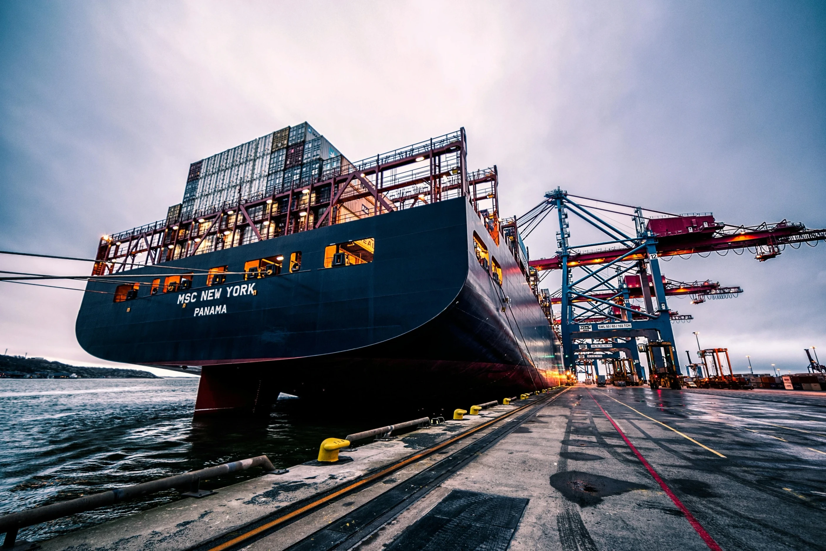 Break bulk ship